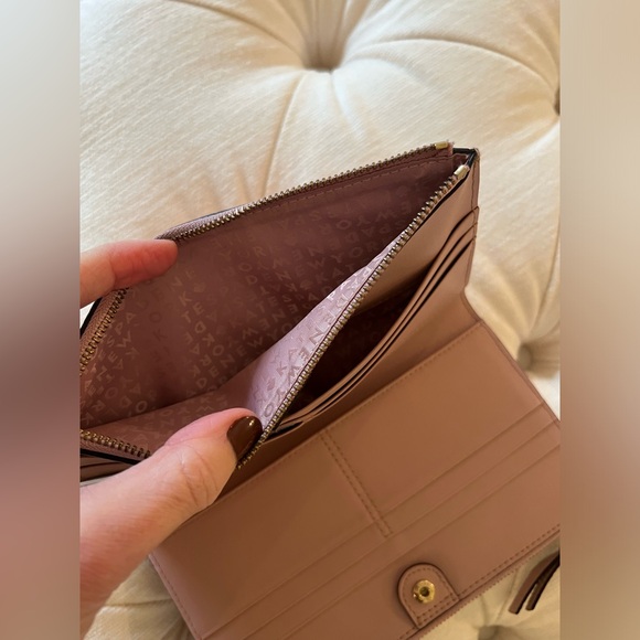 Kate Spade leather wallet in rose. - Picture 5 of 5